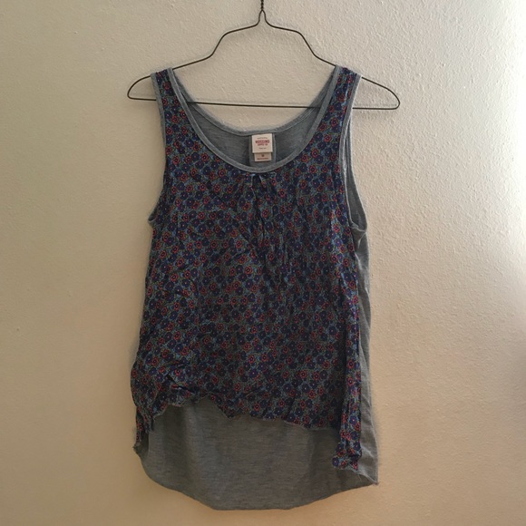 Two floral tank tops - Picture 2 of 2